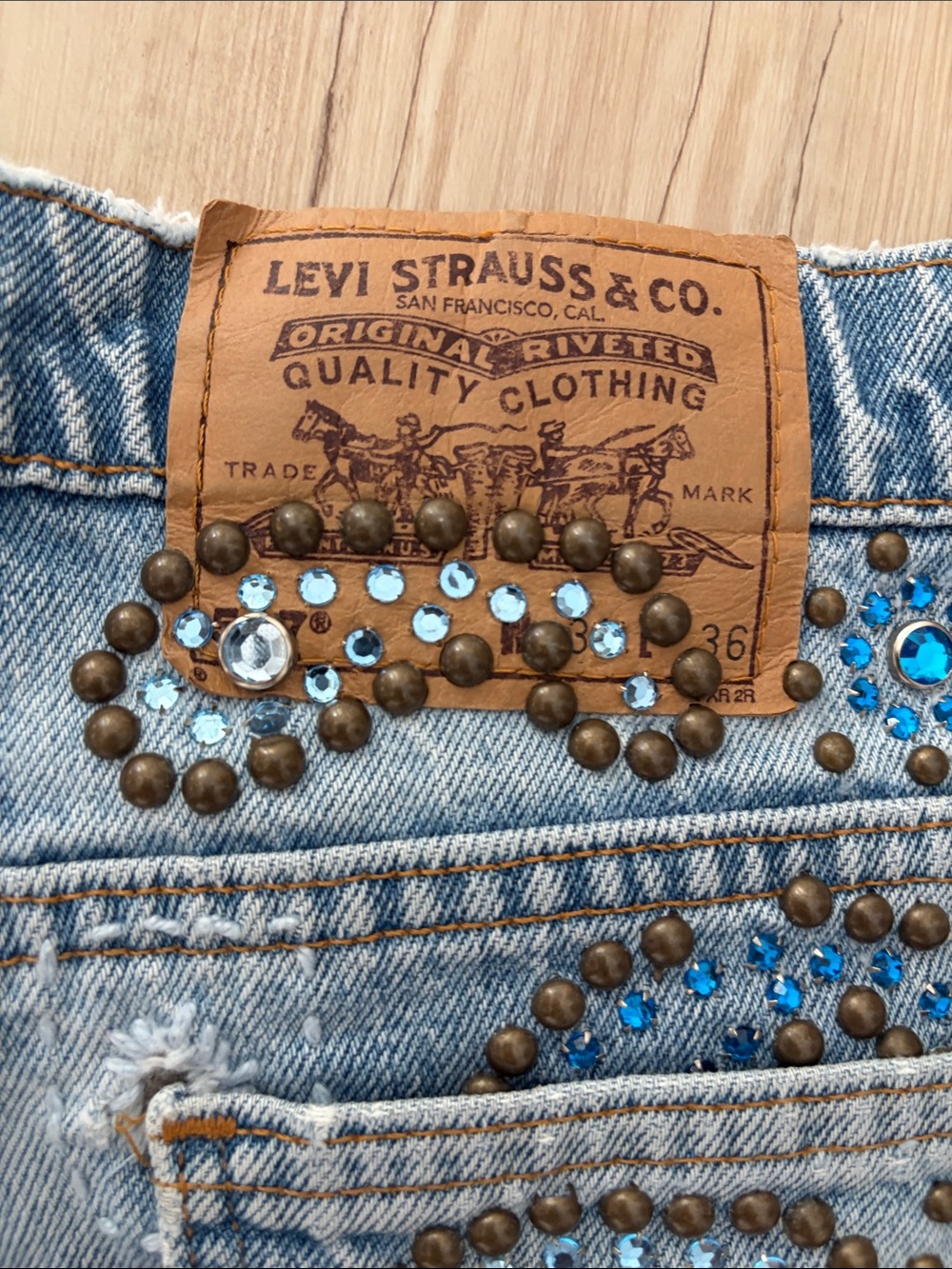 Levi's Light Blue Embellished Wide-Leg Jeans - Picture 8 of 9